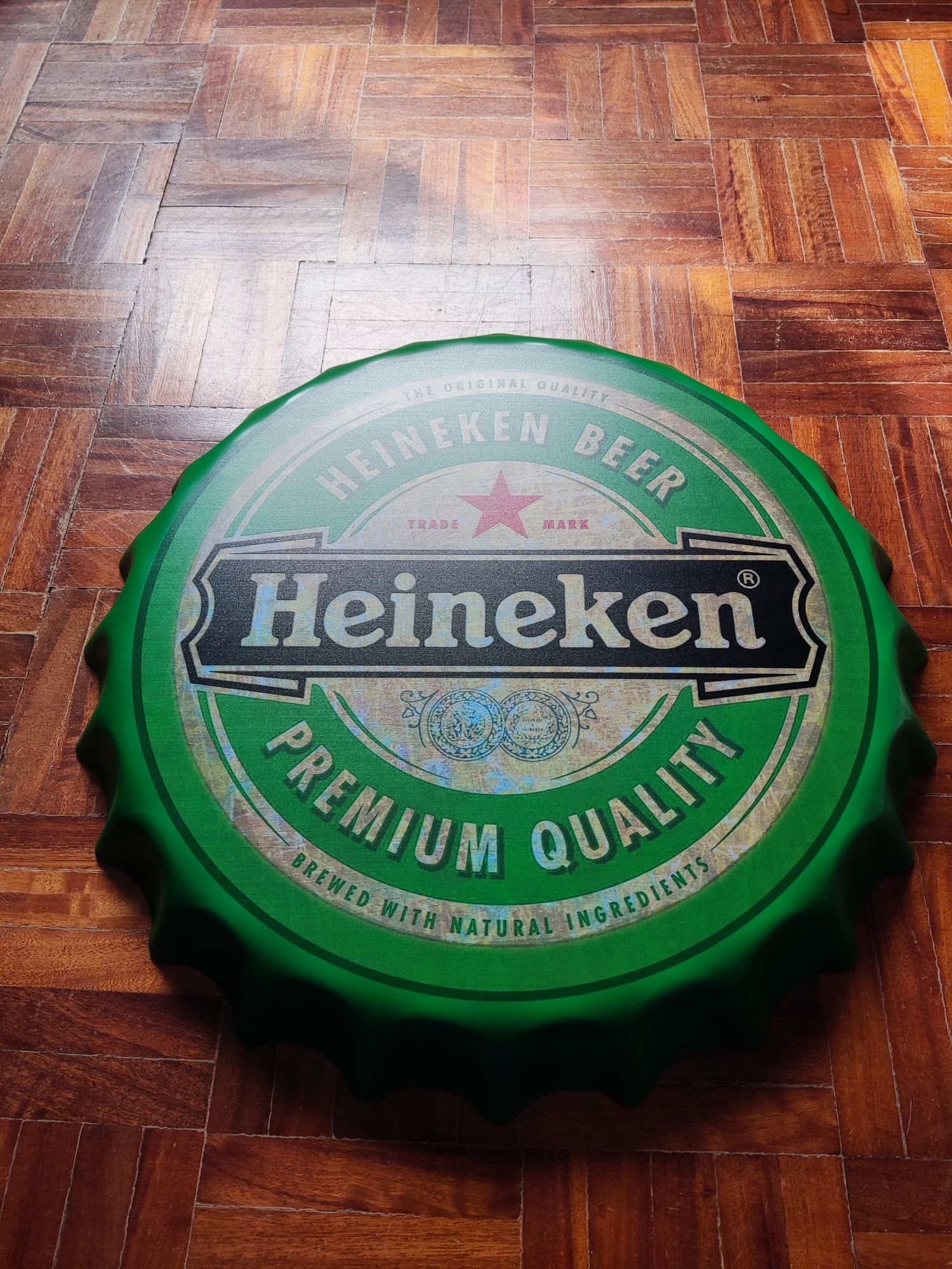 Carica gigante em metal Heineken