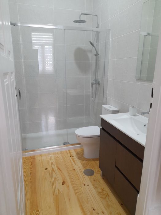 Estúdio T0 em Antero Quental com despesas incluídas e AC