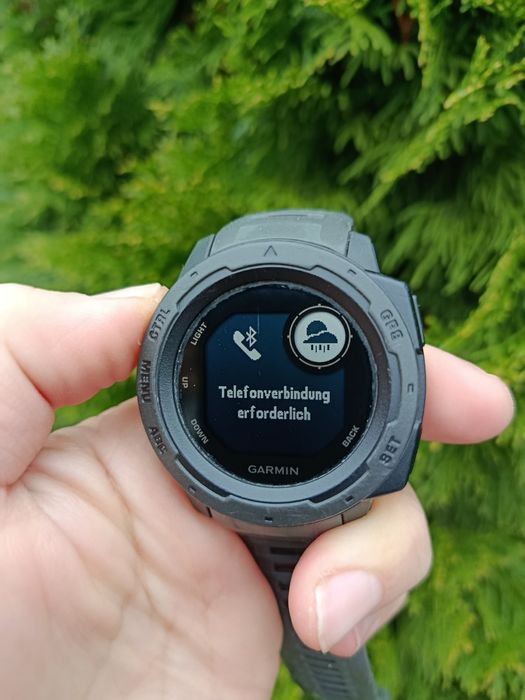 Спортивний годинник Garmin Instinct