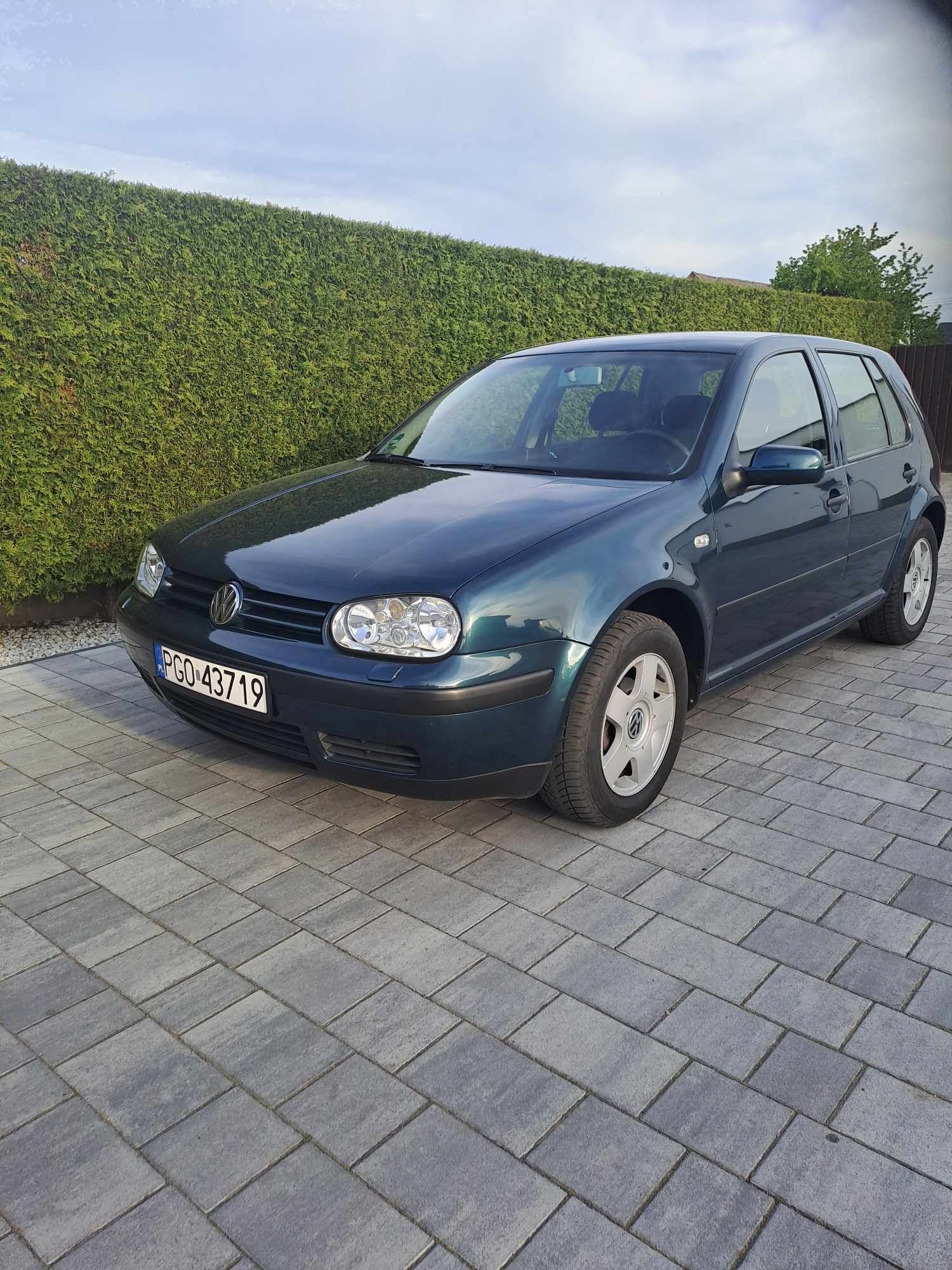 Golf 4. 1.4 benzyna