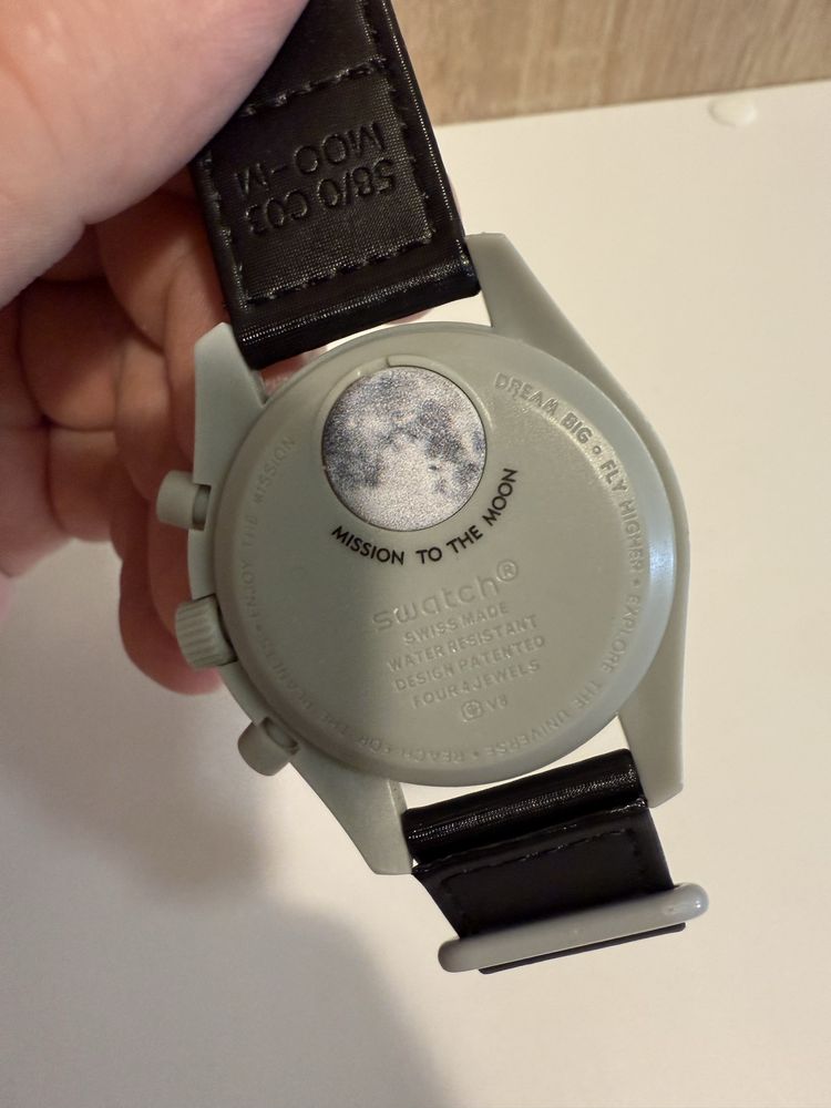 Часы Omega swatch mission to the moon