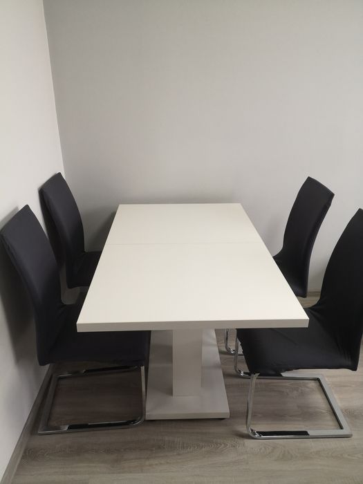 Stół Appia biały połysk krzesła