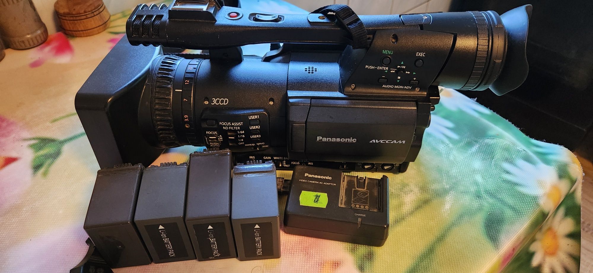Відеокамера Panasonic AG-HMC154ER