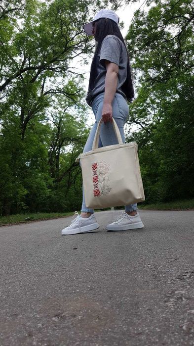 Сумка Шопер з трендовою вишивкою бежевий колір