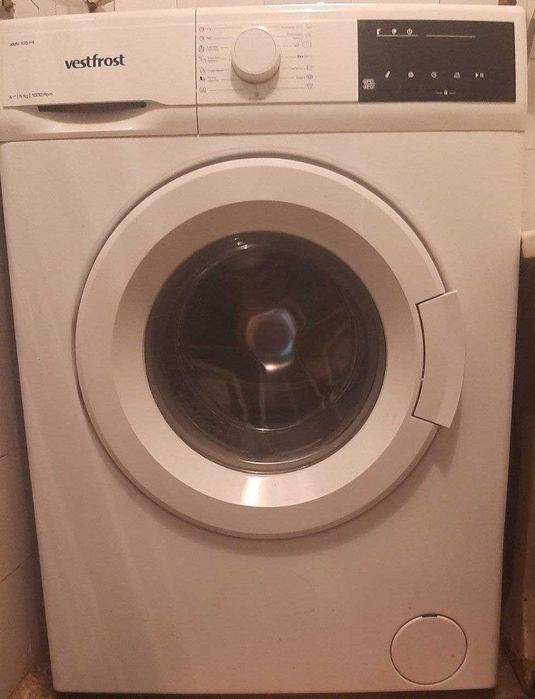 Стиральная машина Vesfrost(в отличном состоянии)