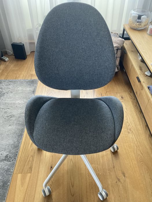 Krzesło biurowe HATTEFJÄLL IKEA szare obrotowe