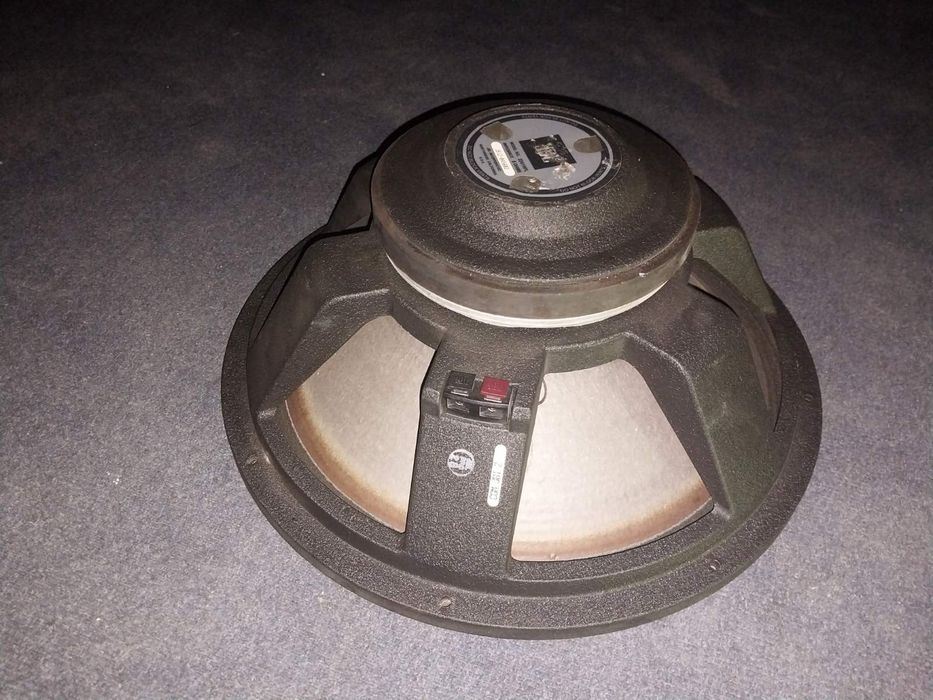 Продам динамики сабвуфера JBL 2241HPL