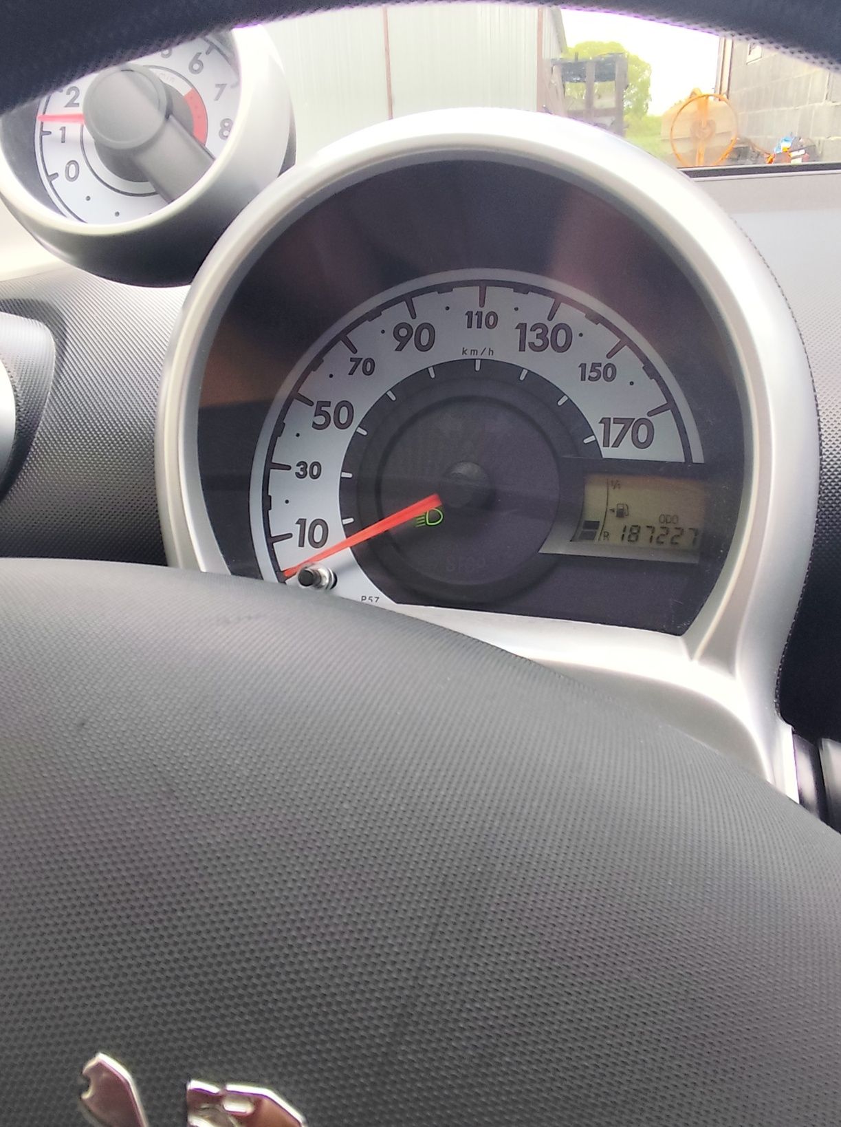Sprzedam Peugeot 107 1.0 benzyna mały przebieg