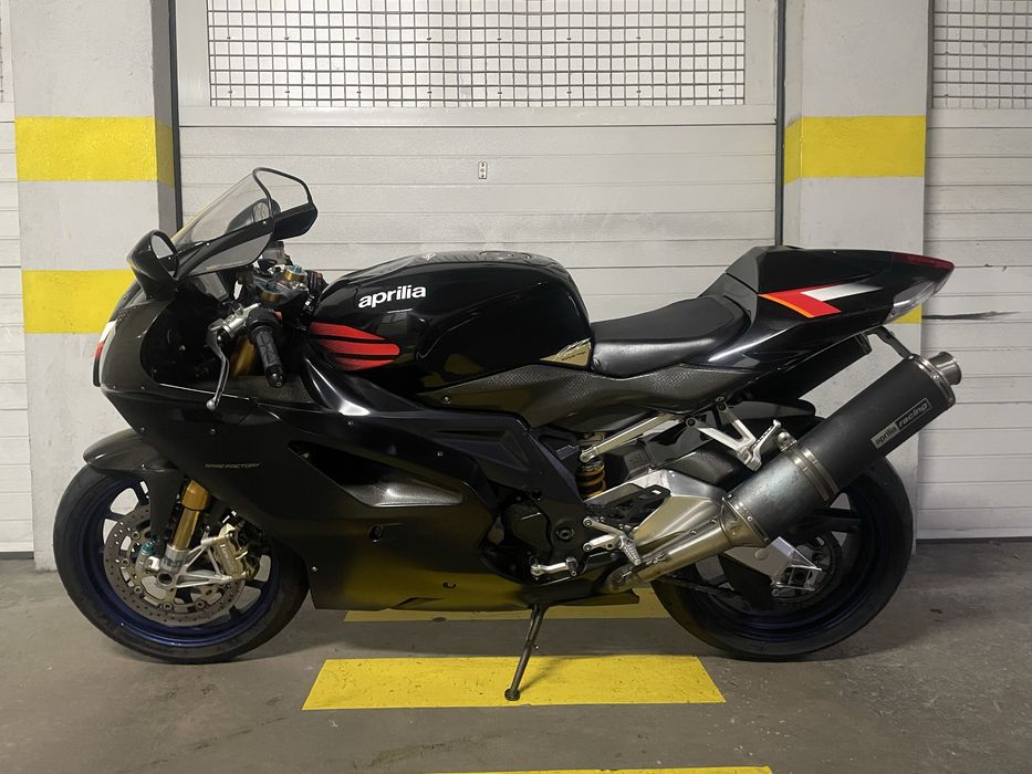 Aprilia RSV 1000 Factory
