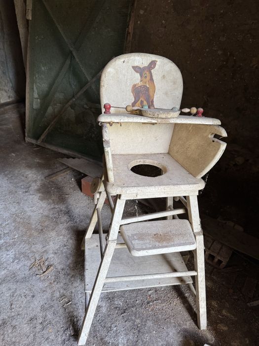 Carrinho e cadeira da papa muito antigos