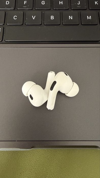 Oryginalne Apple AirPods Pro (2nd generation) stan bardzo dobry.