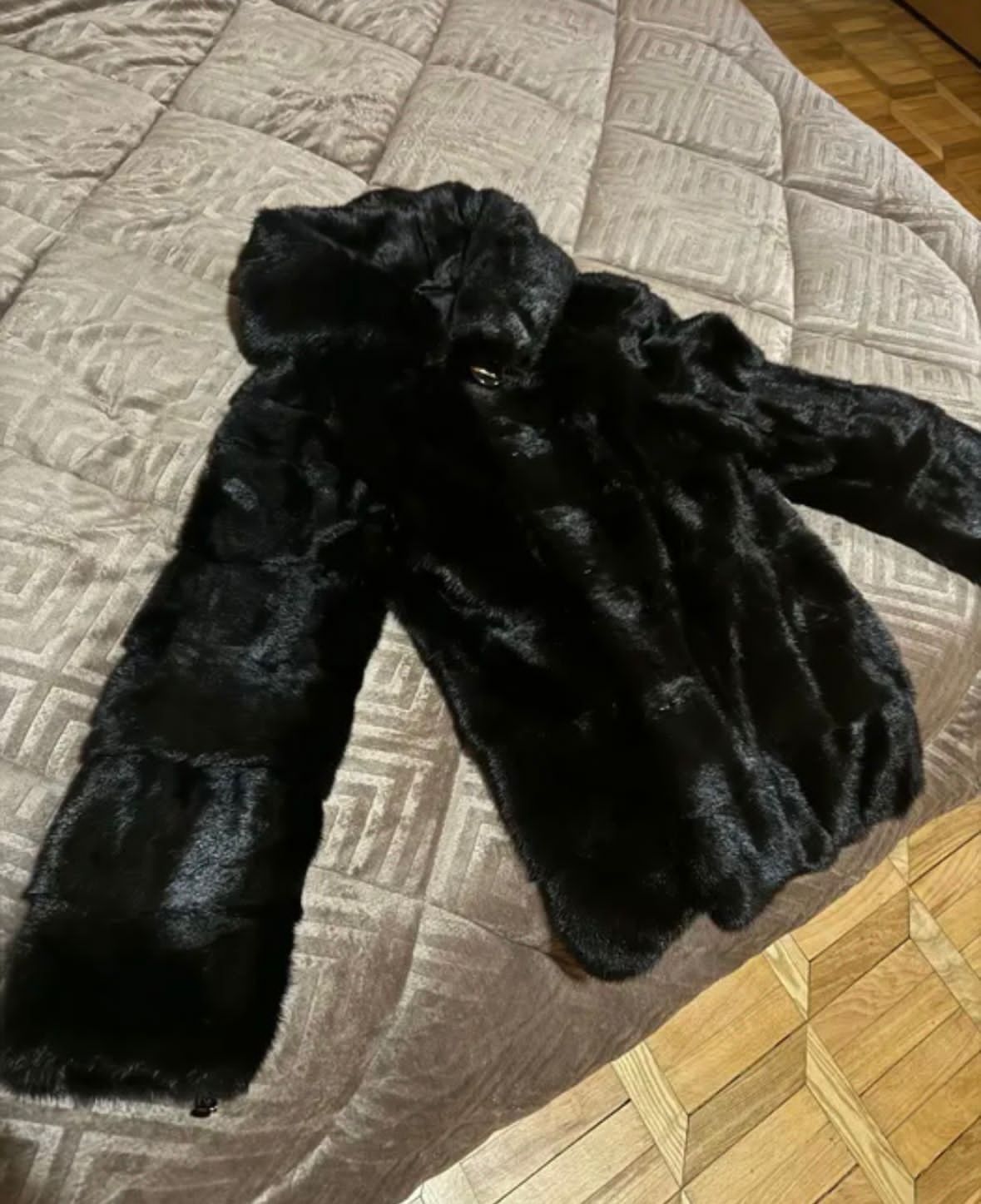 Шуба норковая с капюшоном