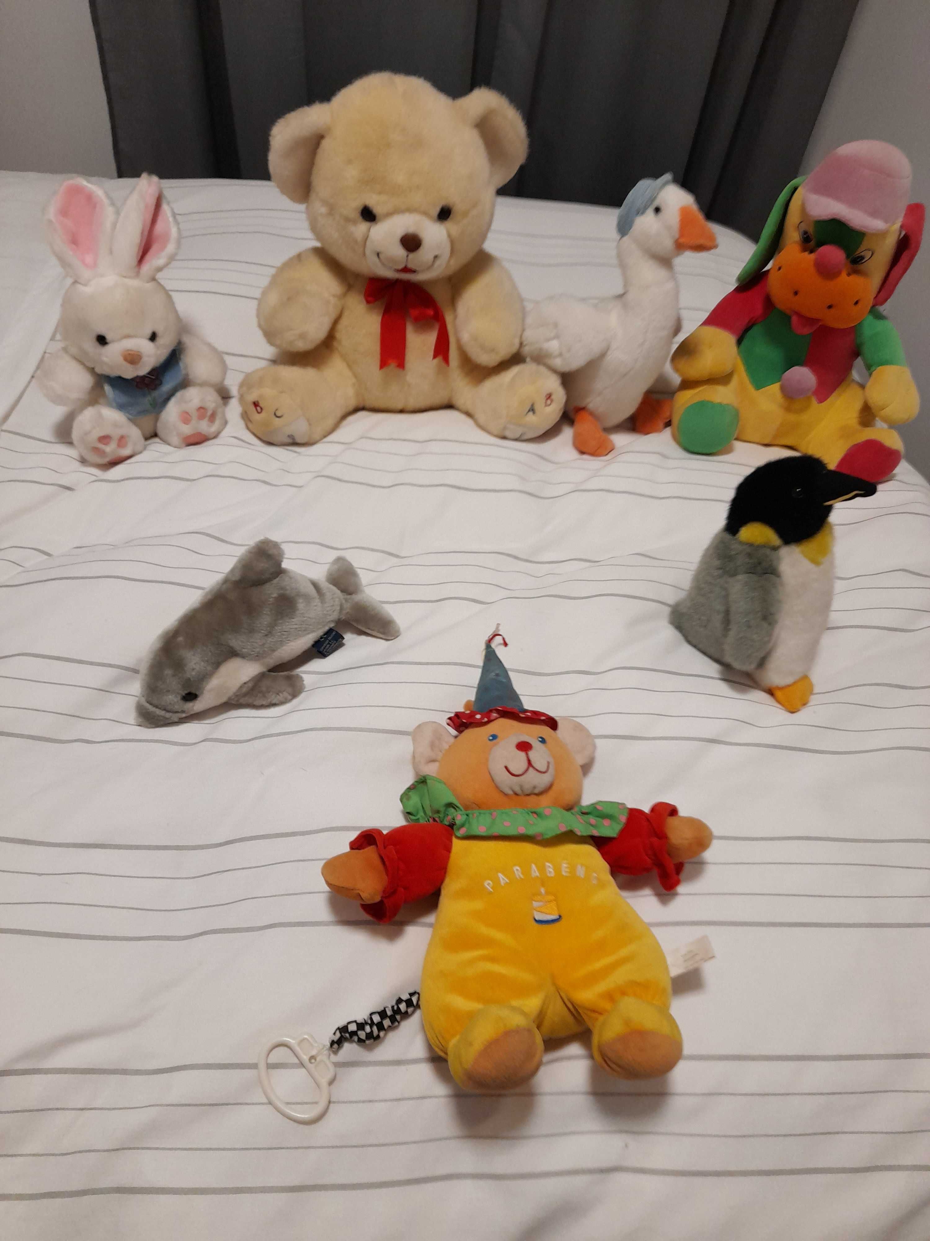 Brinquedos Bonecas e Peluches para crianças