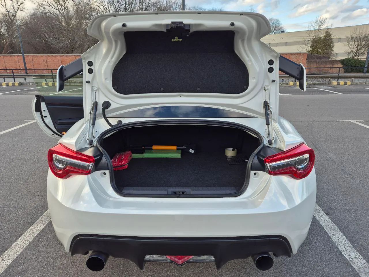 Subaru BRZ Subaru BRZ 2.0 AT (2020) – Dynamiczna radość z jazdy!