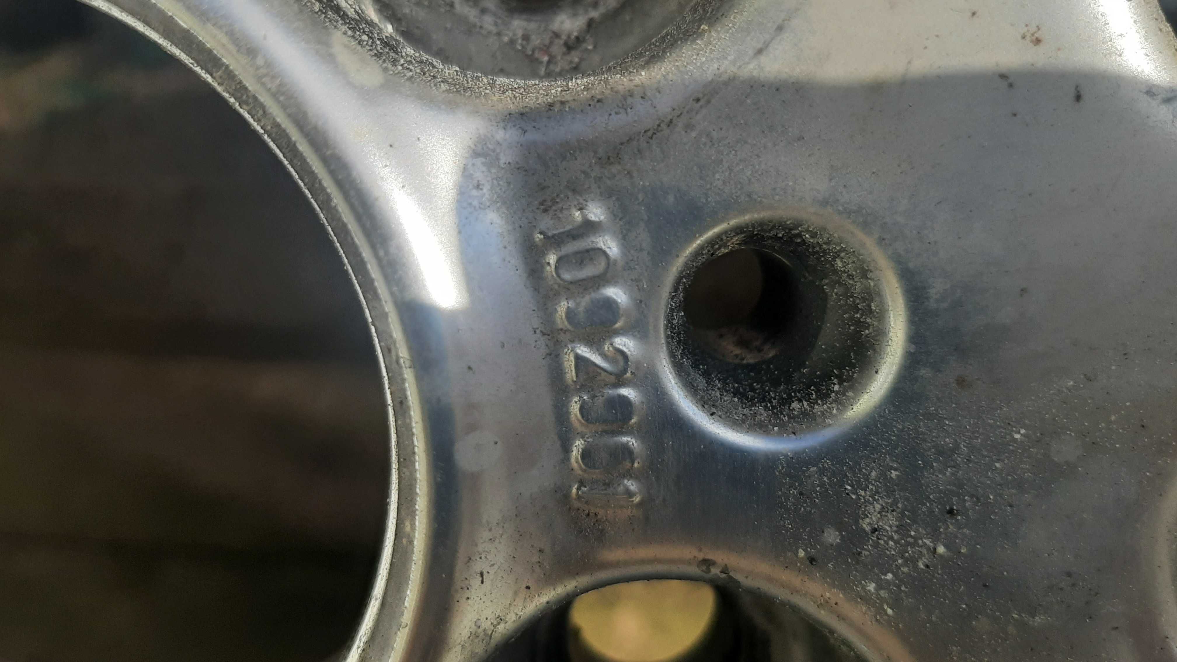 BMW  E39 FELGA 17", stan dobry, niewielkie ślady użytkowania szt 1.
