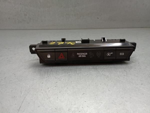 Botão / interruptor 4 piscas DACIA Sandero III