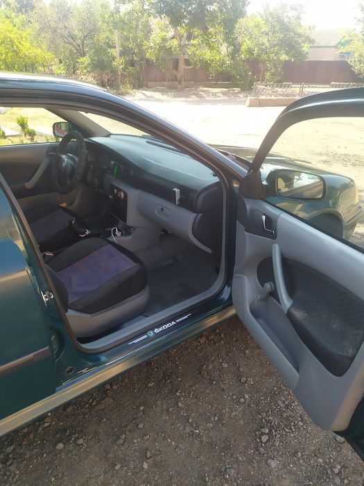 Шкода 1.6 газ/бензин