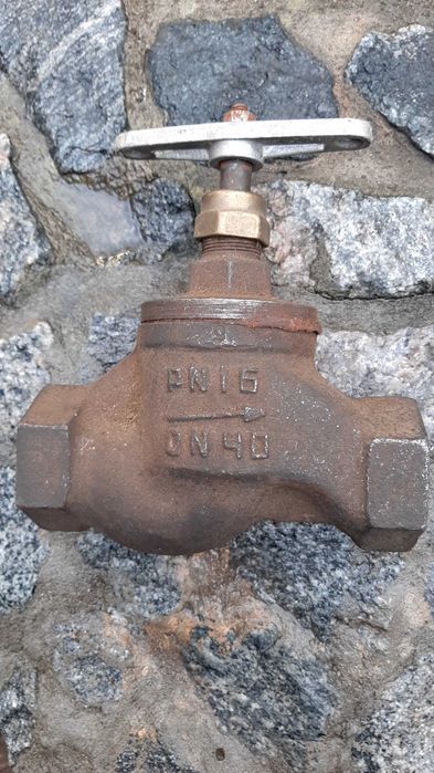 Продам кран водяной