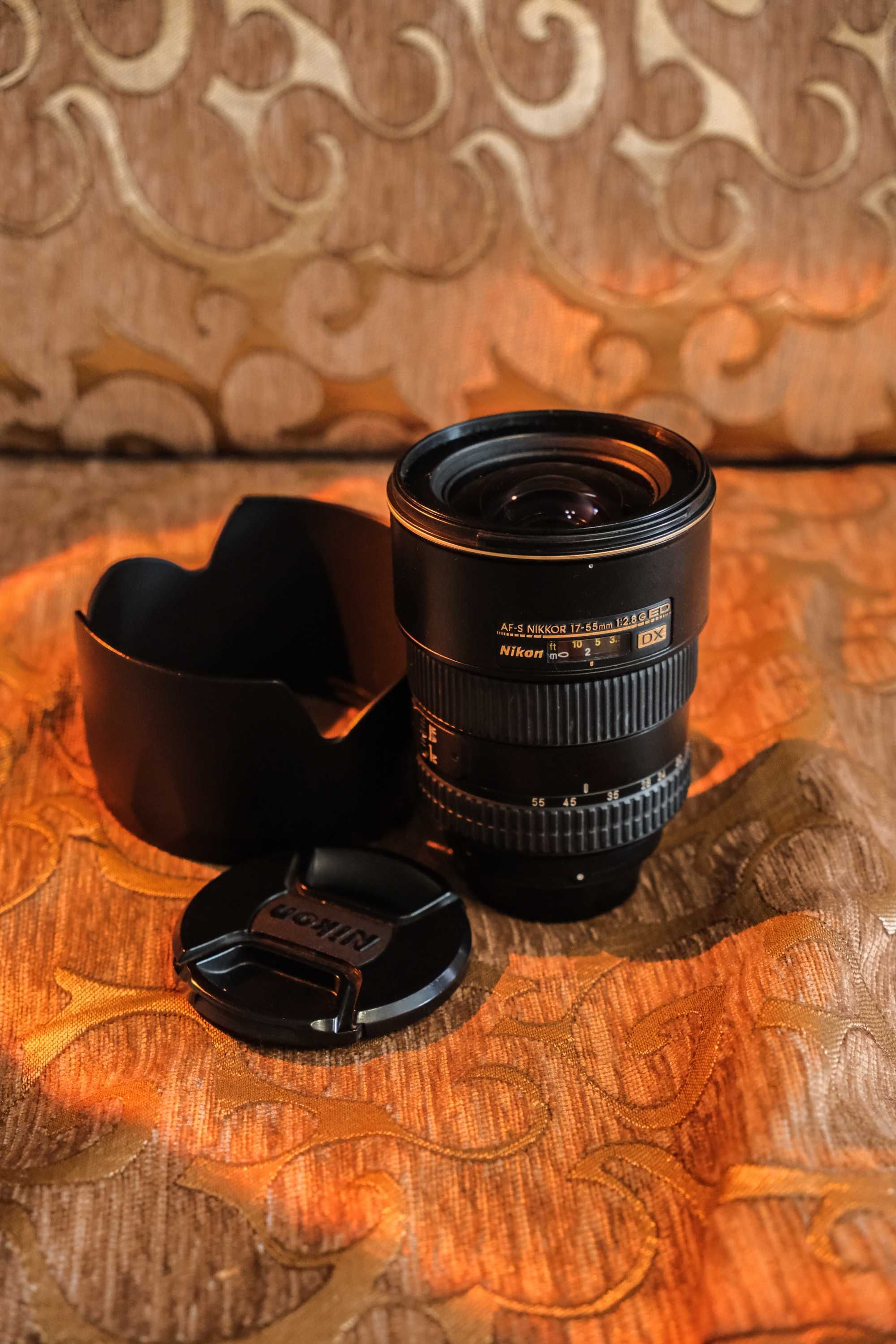 Об'єктив Nikon 17-55mm f2.8G AF-S IF ED DX