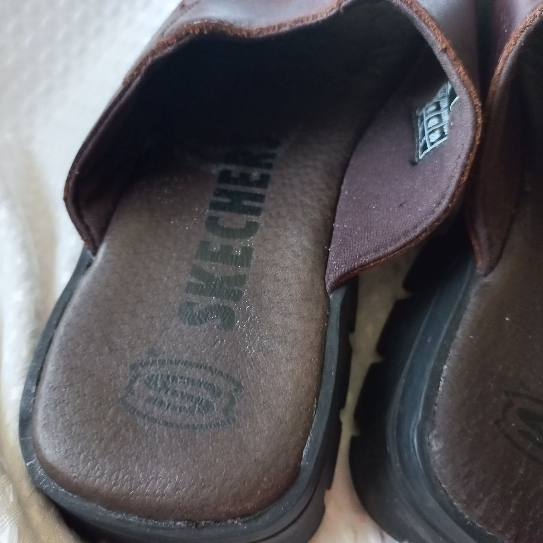 Klapki męskie brąz skóra Skechers