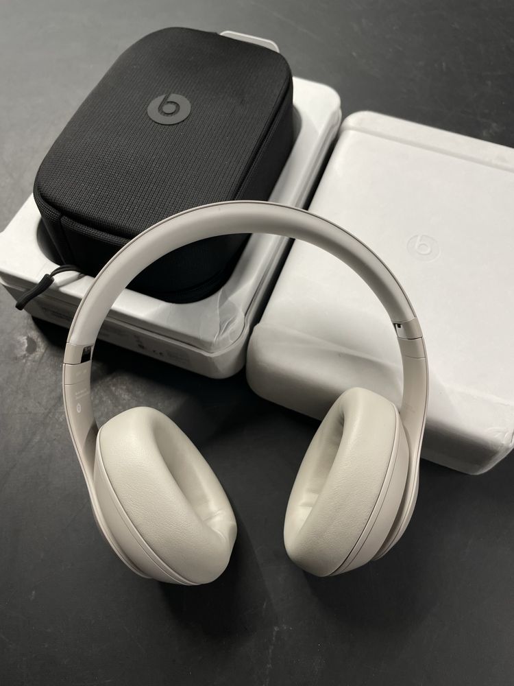 Beats Studio Pro Sandstone