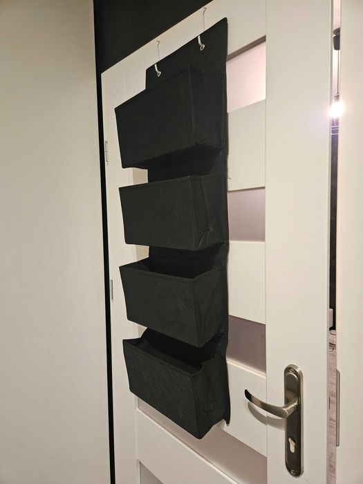 Wiszący organizer do powieszenia z 4 kieszeniami na drzwi czarny