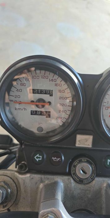 Vendo ou troco Honda Hornet 600 98 pc34