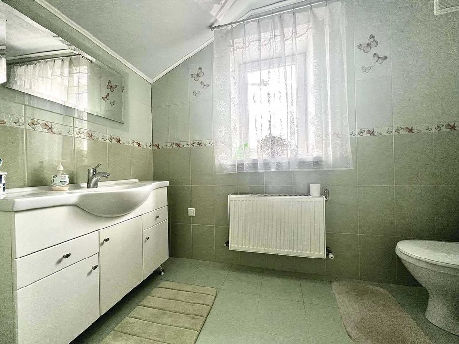 № 12636 - Простора двохповерхова 4 к. квартира, Центр, Київська