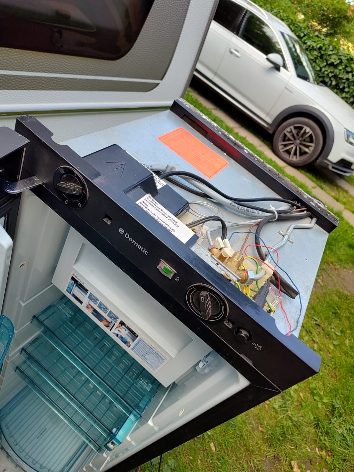 Lodówka Dometic RML8330