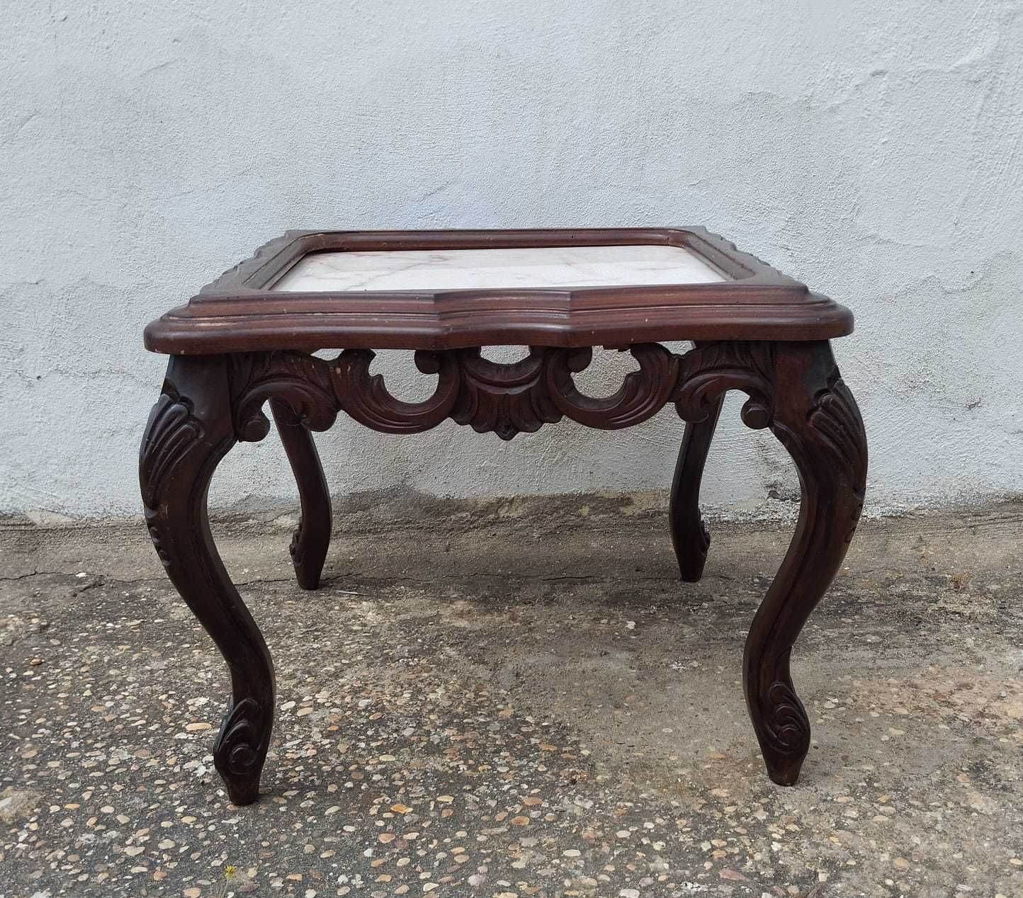 Mesa Antiga com Tampo em Mármore