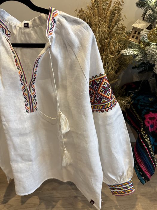 Вишита бойківська сорочка