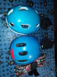 Vendo capacetes de ciclismo e luvas