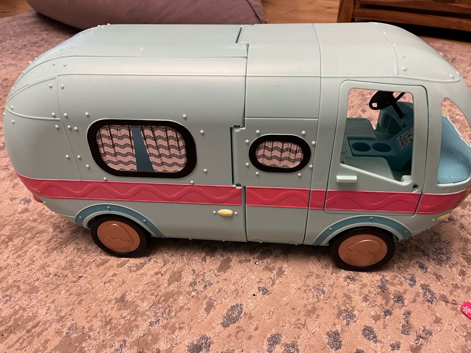 Samochód LOL - Camper + gratis lalki LOL