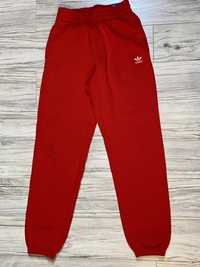 Czerwone spodnie dresowe Adidas rozmiar S