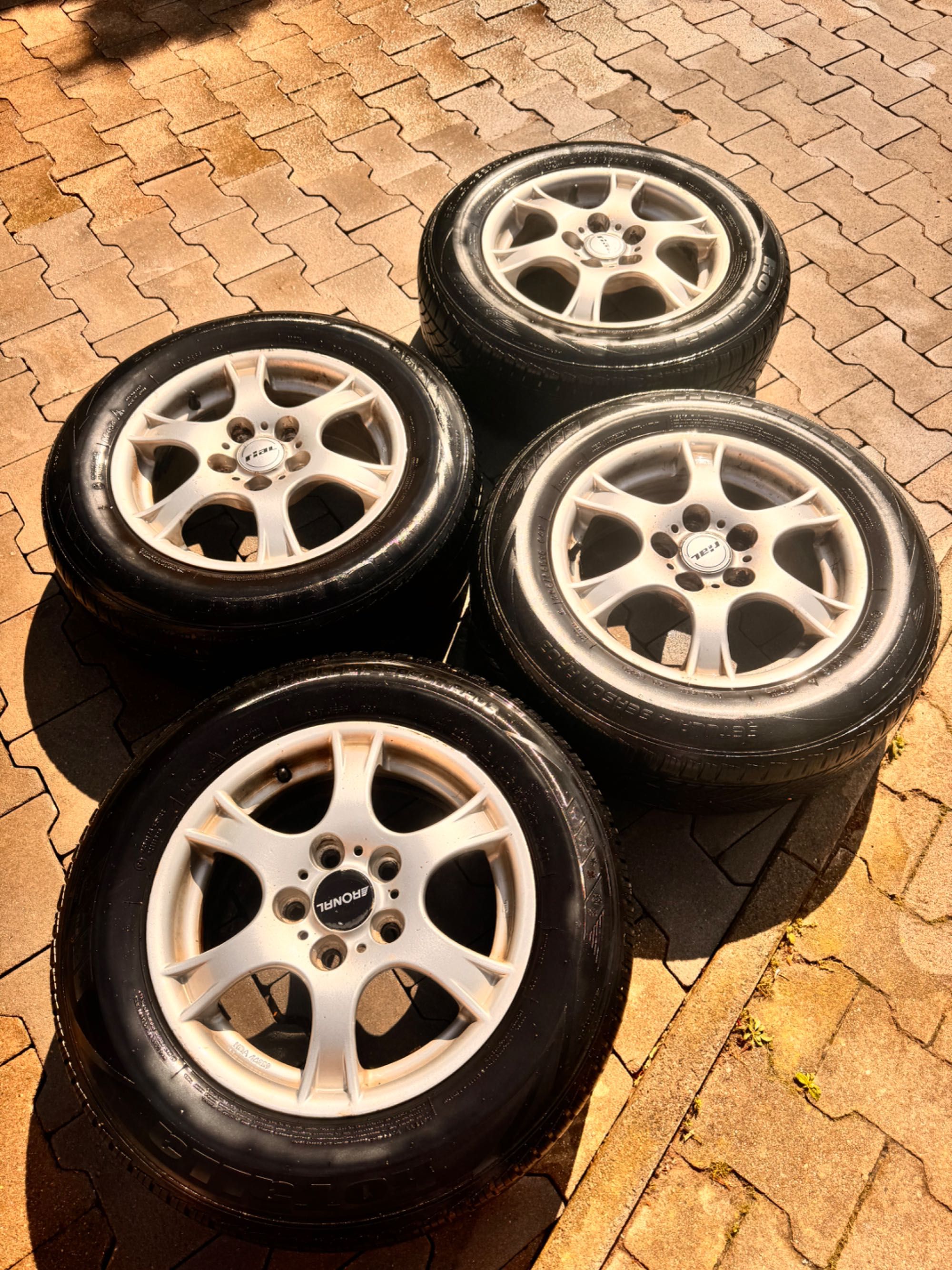 Komplet opon wielosezonowych 205/65R15