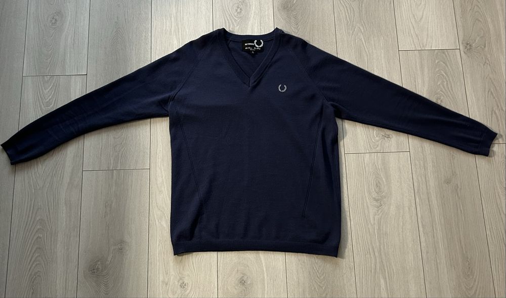 Fred Perry x Raf Simons светр з вирізом V