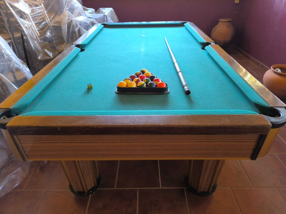 Bilhar usado em boas condições.