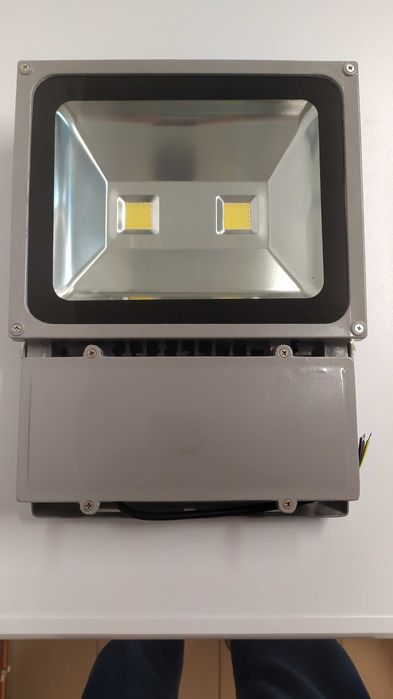 naświetlacz halogen led 100W nowy