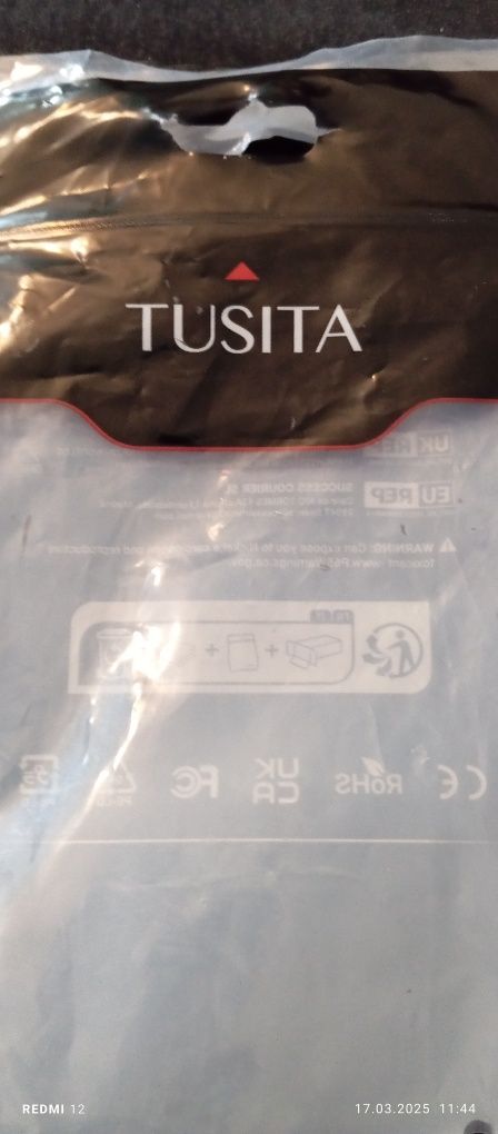 Przedłużka USB C plus srubki mocujące do ściany