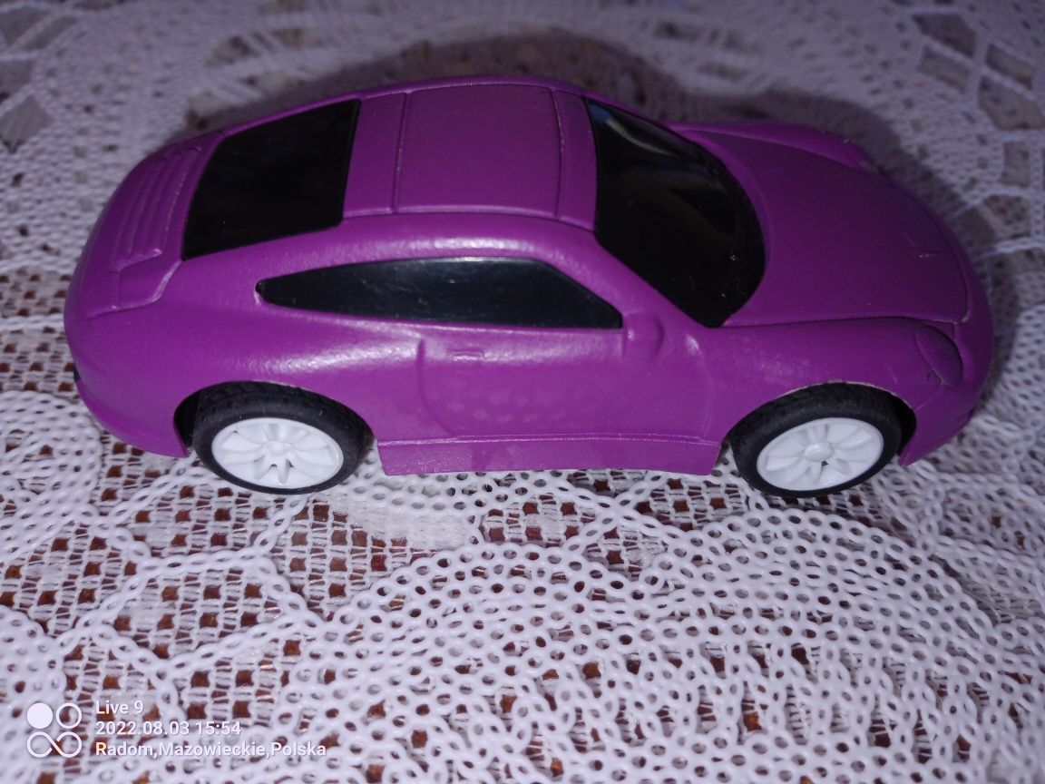 Model samochodu fioletowy