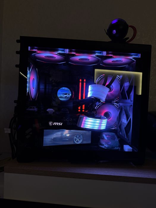 Стильный кастомный ПК с LCD-экраном и ARGB-подсветкой | Гарантия