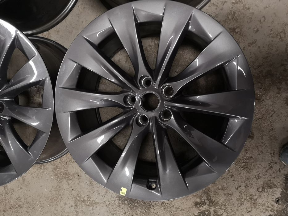 Felgi 5x120 Tesla S 20x10j et35 Nowe