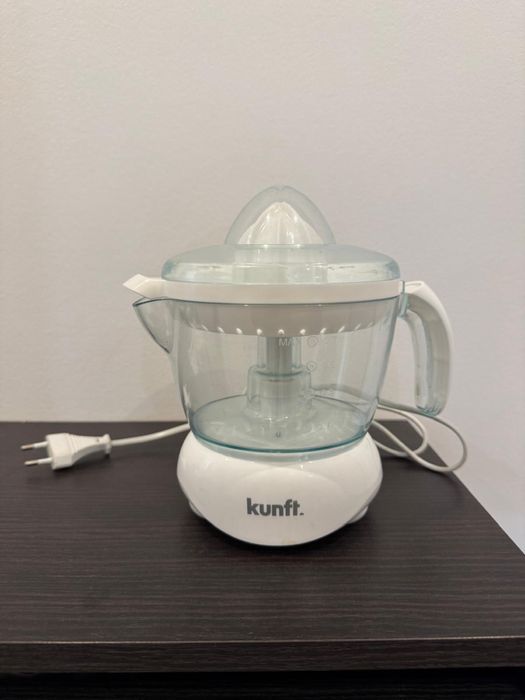 Espremedor Kunft semi novo