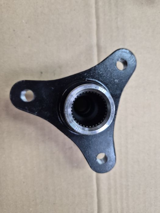 Фланец BMW  хвостовик кардана заднего редуктора 34 зуба 81 мм