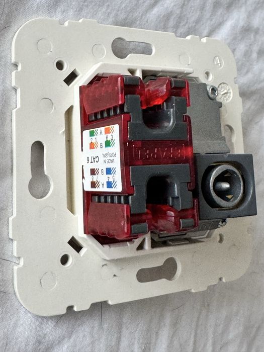 Efapel Dual-Port Radio/TV and 2× Ethernet Wall Socket MEC21 2.1.5.4.664563914834945123