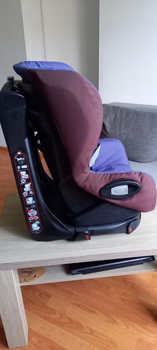Fotelik samochodowy Maxi Cosi Axiss obrotowy