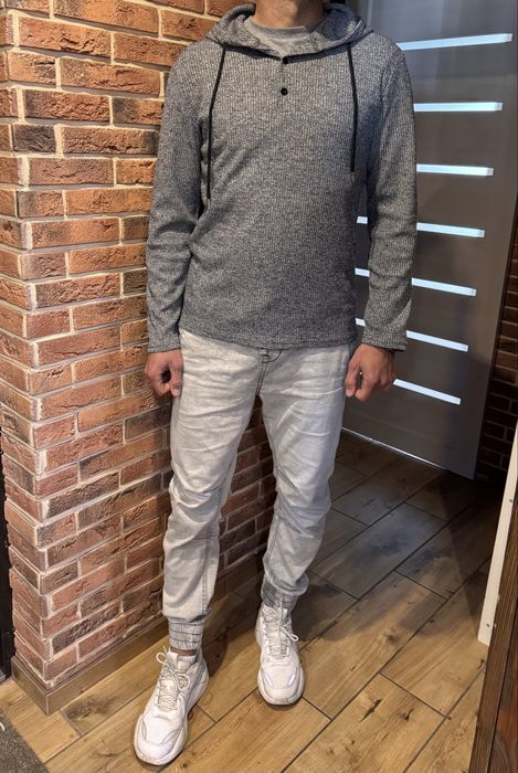 Чоловіча легка кофта з капюшоном сірого кольору розмір M