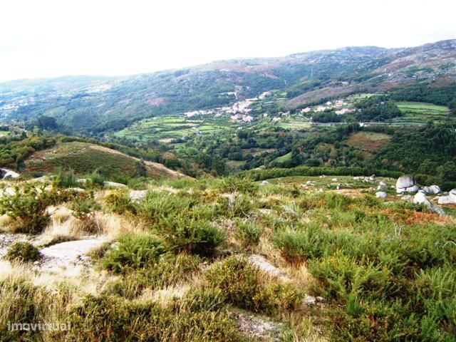 Terreno com 1.510m2 em Pedraído - Fafe