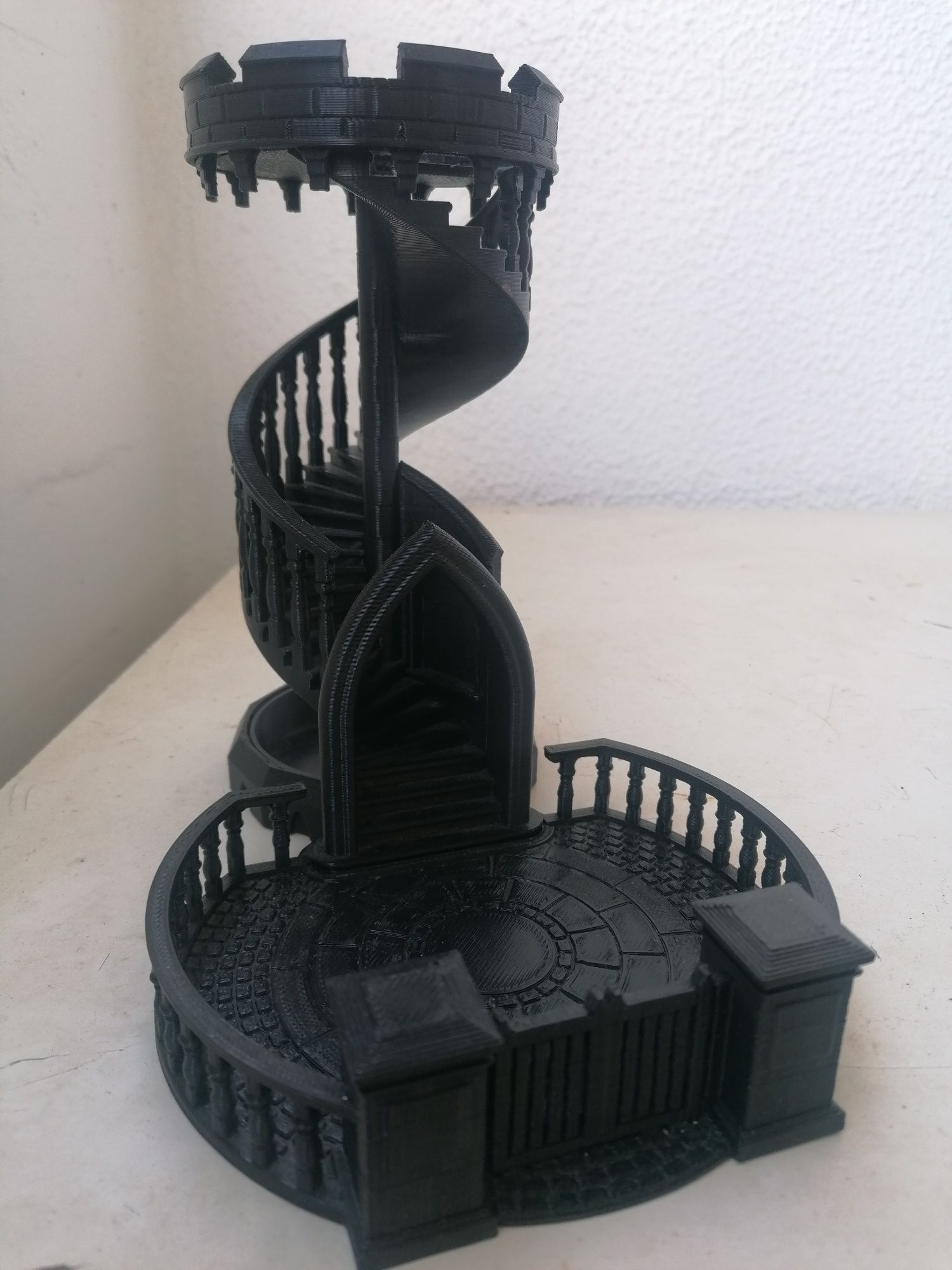Torre de dados + estojo com dados D&D
