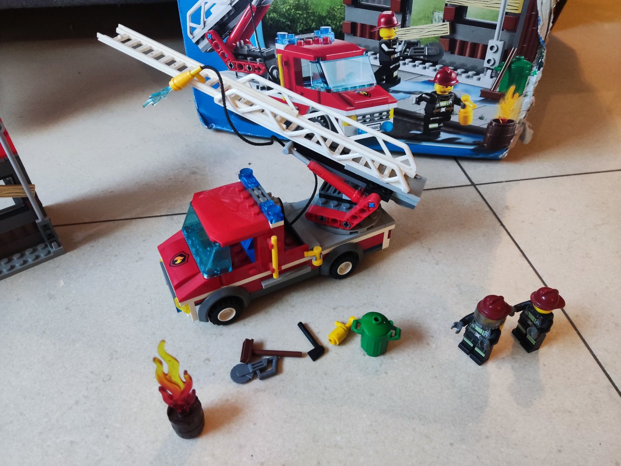 Lego straż pożarna płonący dom 60003